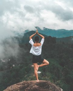 Yoga pe munte